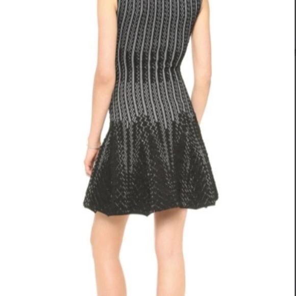 RVN Chevron 3D Jacquard Square Neck Flare Dress Black White Sz Large - Picture 3 of 9